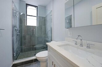 1000 Park Ave, Unit 1 in Hoboken, NJ - Foto de edificio - Building Photo