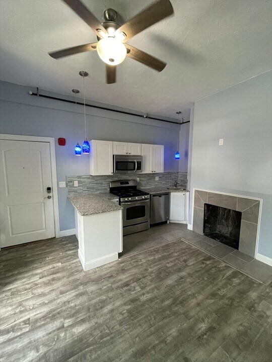 6 Windsor St in Worcester, MA - Building Photo