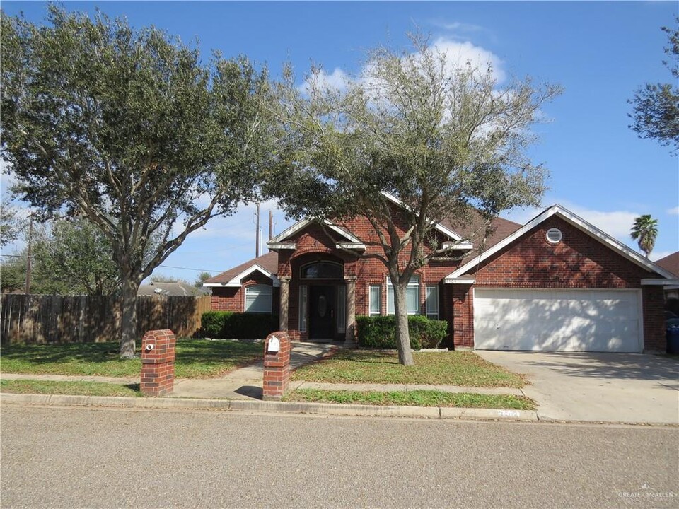 3504 Loyola Ave in McAllen, TX - Building Photo