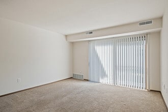 Burtons Landing Apartments in Grand Rapids, MI - Building Photo - Building Photo