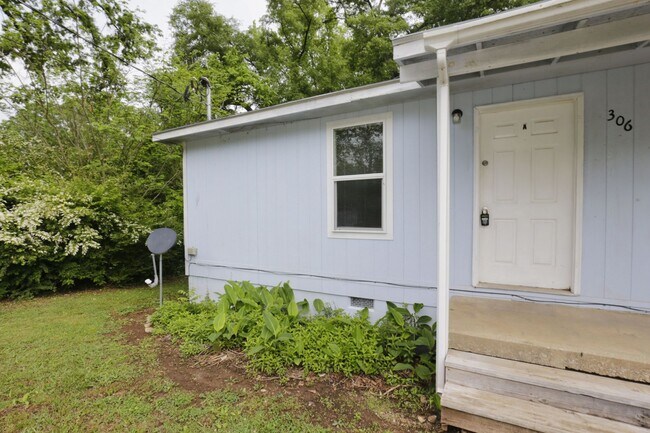 306 Tarver St SE in Jacksonville, AL - Building Photo - Building Photo