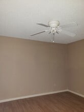 8 NE 62nd Pl, Unit 6 in Gladstone, MO - Foto de edificio - Building Photo