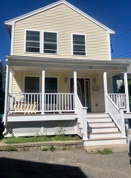 109 Pearl St in Newton, MA - Building Photo