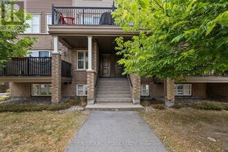 474 Clearbrook Dr in Ottawa, ON - Building Photo - Building Photo