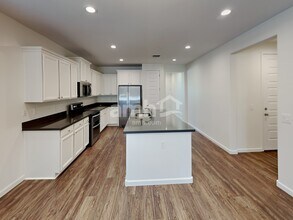 215 E Salerno Way in San Tan Valley, AZ - Building Photo - Building Photo