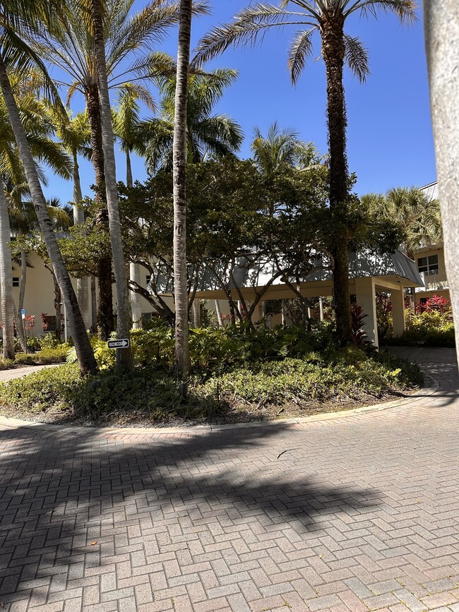 8950 SW 69th Ct, Unit Palms at Pinecrest in Pinecrest, FL - Foto de edificio - Building Photo