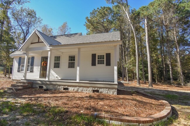 885 Simmons Rd in Clinton, NC - Building Photo - Building Photo