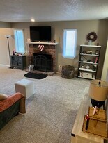 2113 SW Brandywine Ln in Topeka, KS - Building Photo