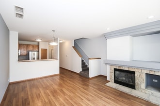 720 Woodewind Dr in Naperville, IL - Building Photo - Building Photo