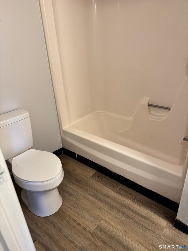 32 Burgundy Hill Ln in Middletown, CT - Building Photo - Building Photo