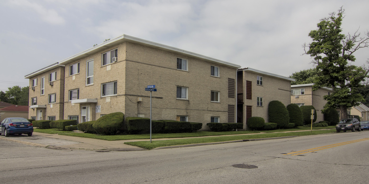 2015-2017 Broadway St in Blue Island, IL - Building Photo