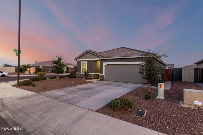 19531 W Palo Verde Dr in Litchfield Park, AZ - Building Photo - Building Photo