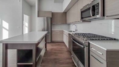 789 W Madison St in Chicago, IL - Building Photo - Building Photo