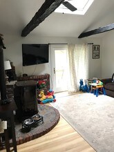 89 Amesbury Rd in Kensington, NH - Foto de edificio - Building Photo