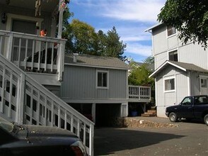 436 Linden Ave in Auburn, CA - Foto de edificio - Other