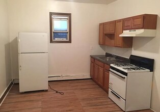 951 Clinton Ave in Irvington, NJ - Building Photo - Building Photo