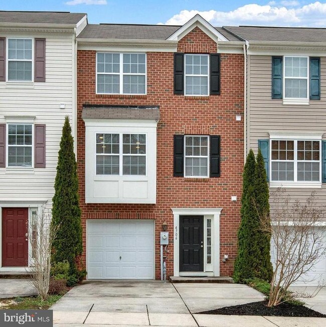 property at 4706 Wineleaf Ln