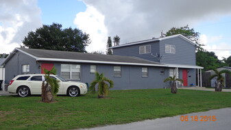 415 South San Jose Street, Unit 417 in Clewiston, FL - Building Photo