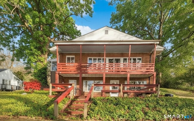 542 Lake Dr in Guilford, CT - Building Photo - Building Photo