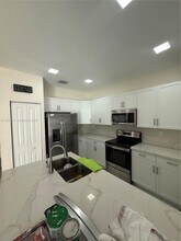 11128 W 32nd Ln in Hialeah, FL - Building Photo - Building Photo
