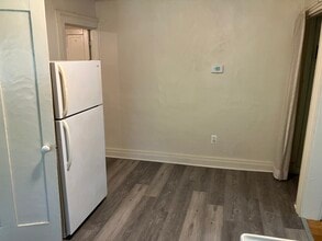 430 E Clinton St, Unit Apt.2 in Howell, MI - Building Photo - Building Photo