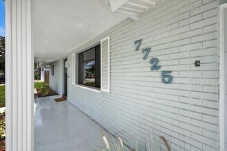 7725 Summertree Ln, Unit L402003D in New Port Richey, FL - Building Photo - Building Photo