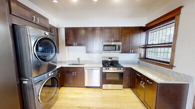 3124 N California Ave in Chicago, IL - Building Photo - Building Photo