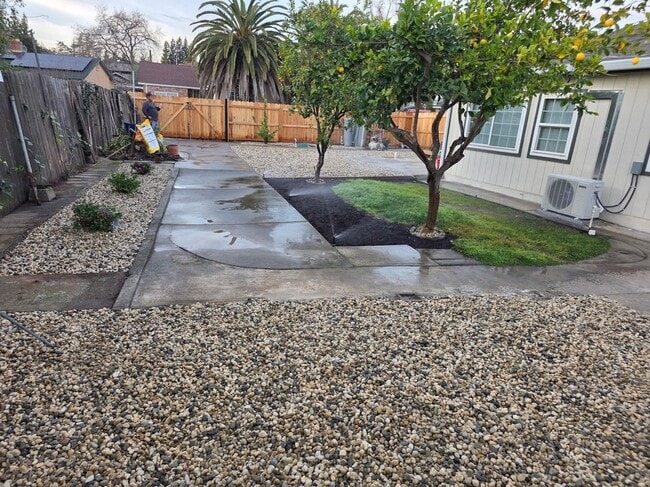 117 Cypress St in Vacaville, CA - Foto de edificio - Building Photo