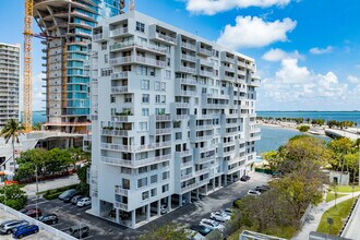 The Brickell Biscayne in Miami, FL - Foto de edificio - Building Photo