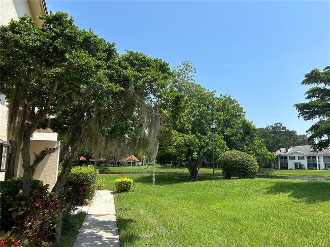 5662 Gardens Dr in Sarasota, FL - Building Photo - Building Photo