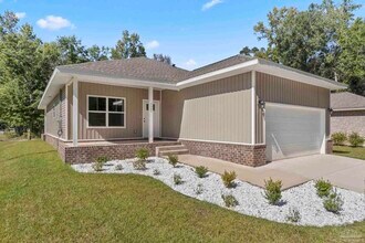 5087 San Pedro Ct in Milton, FL - Building Photo - Building Photo