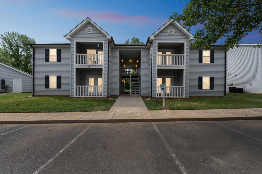 Arlington Apartments in Asheboro, NC - Foto de edificio