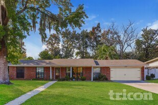 1720 Bay Cir W in Orange Park, FL - Building Photo