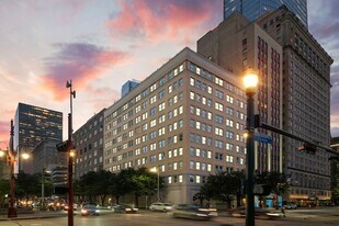 1120 Texas Ave, Unit 8D in Houston, TX - Building Photo