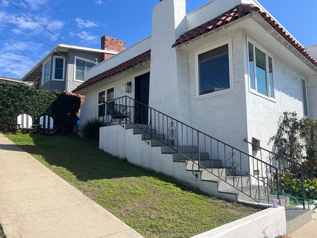 912 8th Pl in Hermosa Beach, CA - Building Photo - Building Photo