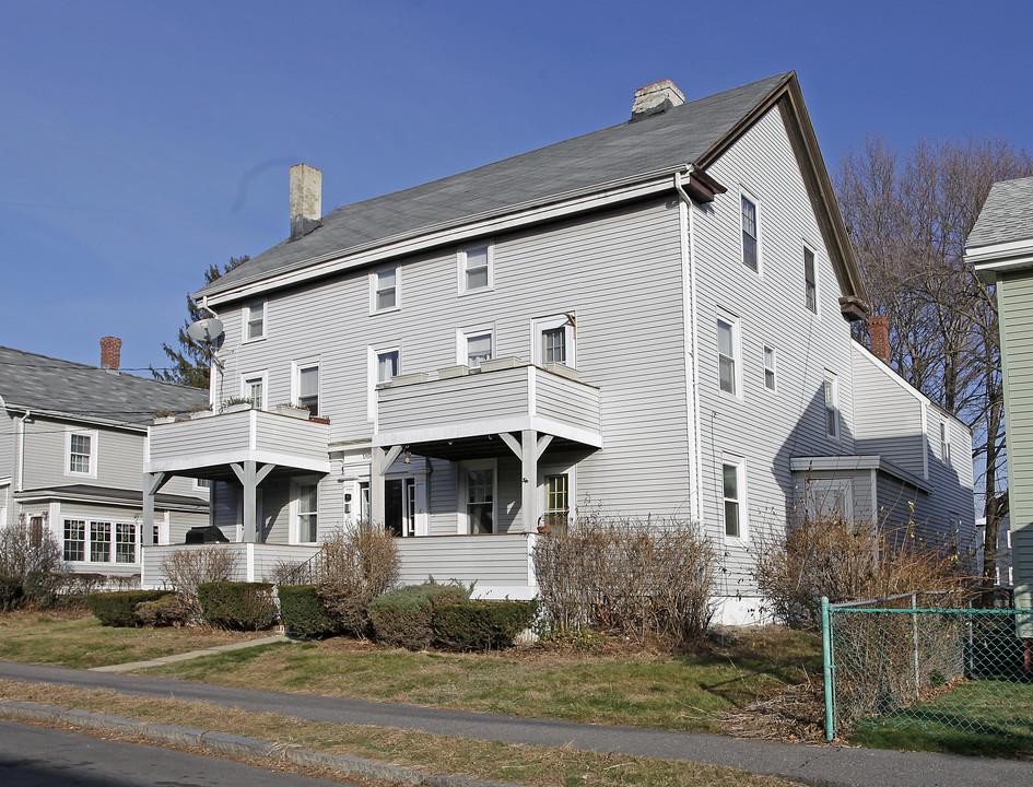 8 Emerson St in Wakefield, MA - Building Photo