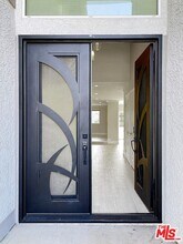 10758 Cozycroft Ave in Los Angeles, CA - Building Photo - Building Photo