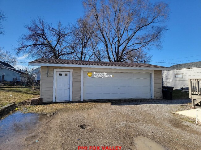 533 W 4th Ave in Oshkosh, WI - Building Photo - Building Photo