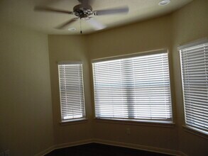 301 W Panther Way, Unit 1402 in Hewitt, TX - Building Photo - Building Photo