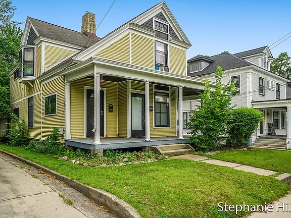 832 Wealthy St SE, Unit #A in Grand Rapids, MI - Foto de edificio