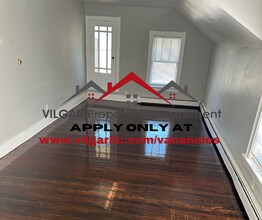 1015 Elm St-Unit -Apt B 2nd floor-1 in Michigan City, IN - Building Photo - Building Photo