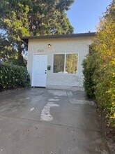 4525 Dunsmore Ave in Glendale, CA - Foto de edificio - Building Photo