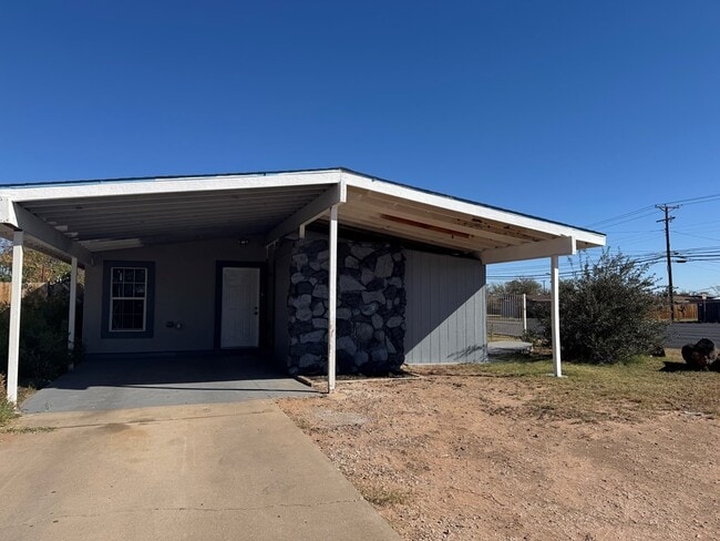 2700 Cumberland Rd in Odessa, TX - Building Photo - Building Photo