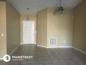 2348 Ainsworth Ave in Deltona, FL - Foto de edificio - Building Photo