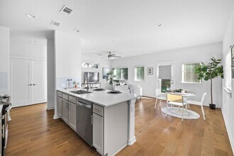 6800 Menchaca Rd in Austin, TX - Building Photo - Building Photo