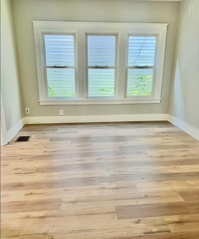 5621 Prosser Ave in Cincinnati, OH - Building Photo - Building Photo