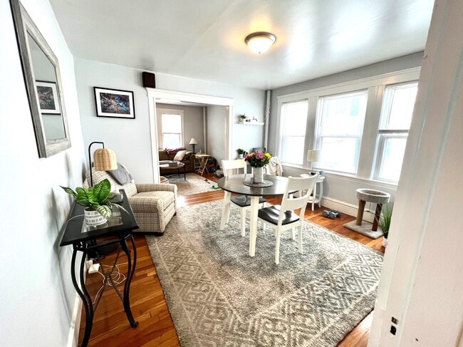 39 Sterling St in Somerville, MA - Foto de edificio - Building Photo