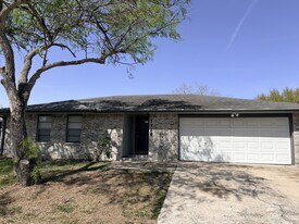 7326 New Brunswick Dr in Corpus Christi, TX - Building Photo