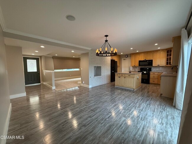 3446 Travis Ave in Simi Valley, CA - Building Photo - Building Photo