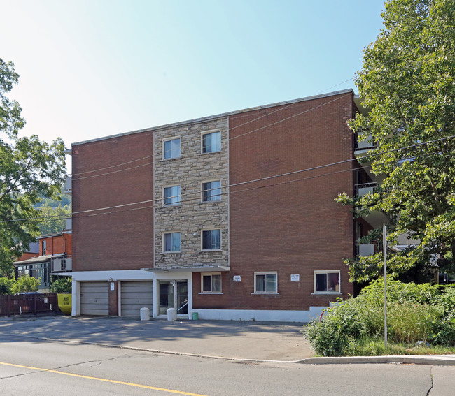 170 Charlton Ave E in Hamilton, ON - Building Photo - Building Photo